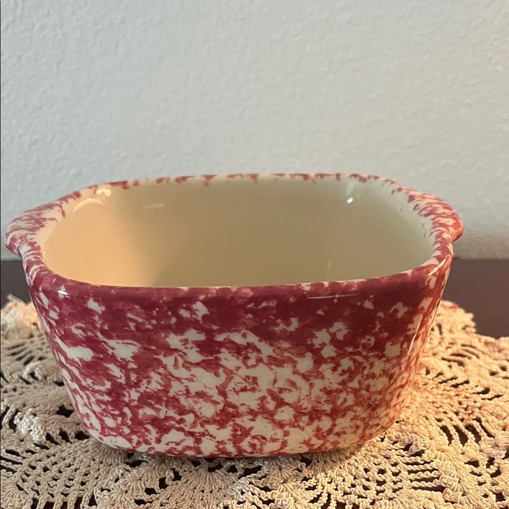 Gerald E. Henn Rose Spongeware Baking Small Casserole Dish Roseville Stoneware